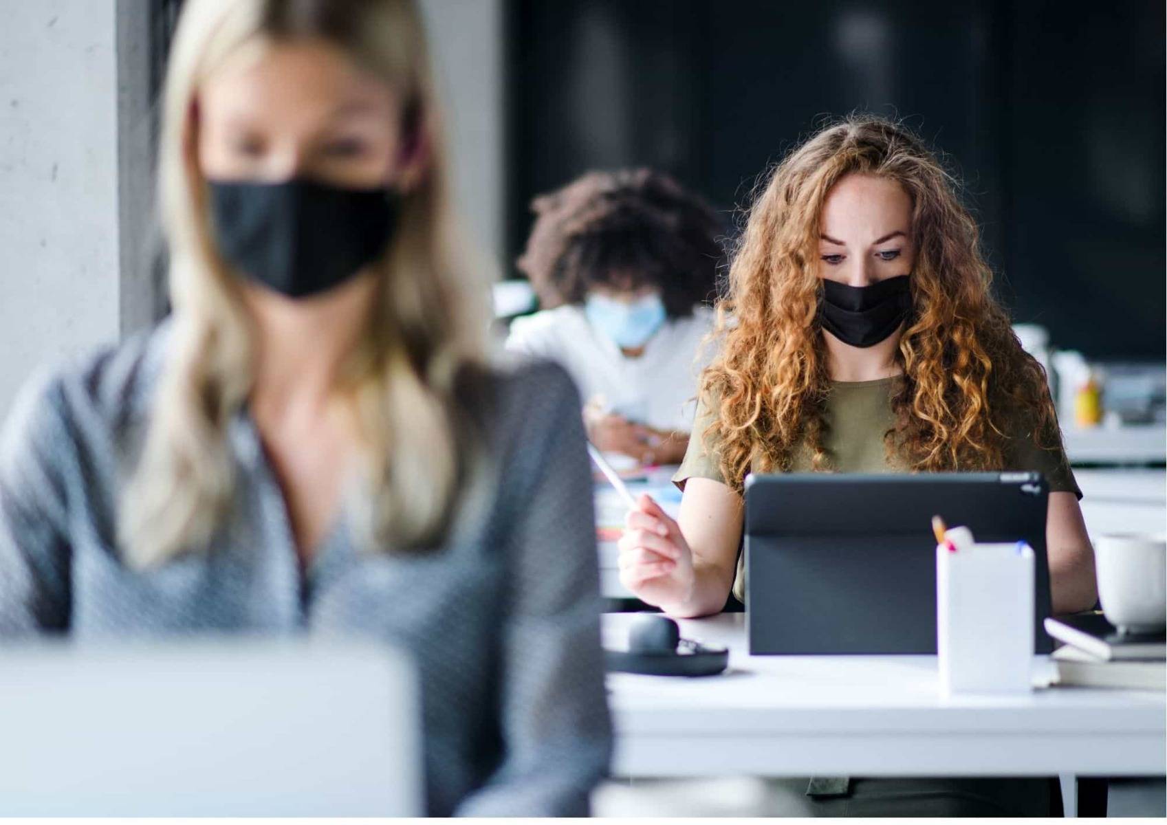 Wearing a face mask at work_bettercaremarket