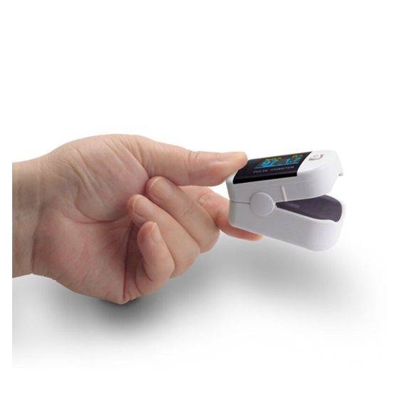 Pulse oximeter to monitor blood oxygen levels